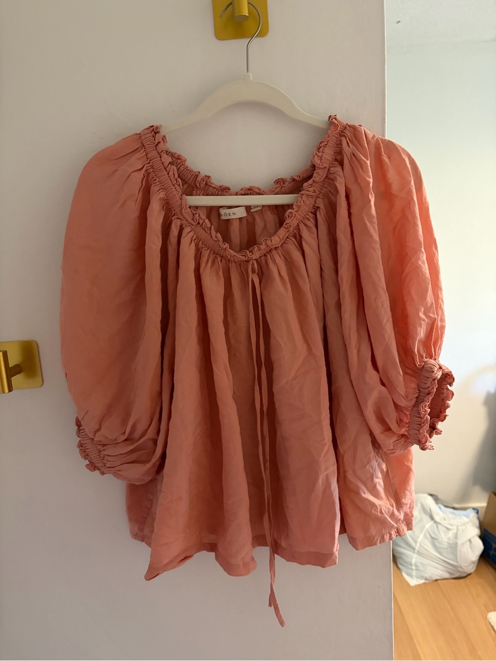 Doen Coral Puff-Sleeve Peasant Top